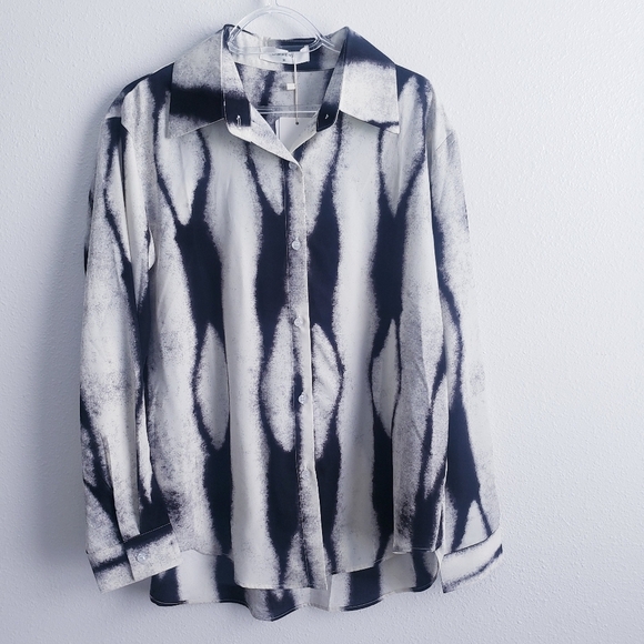 NWT REVOLVE/Minimalist Lovers Commense Button Down Abstract Top - Picture 2 of 8